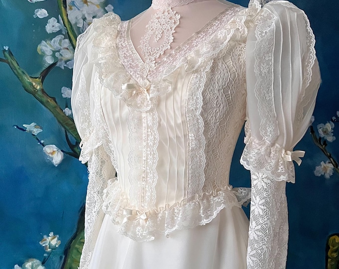 Featured listing image: Gunne Sax Vibes Vintage 80s Ivory Wedding Dress Romantic Western Prairie Princess Bride Chiffon Lace Bishop Sleeve Ruffle Edge 12 Alessandro