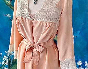 Antique Silk Robe with Bow 1930s Short Dressing Gown Vintage Peach Silk Beige Lace Tie Sash Bow Short Boudoir Bridal Robe Size Medium