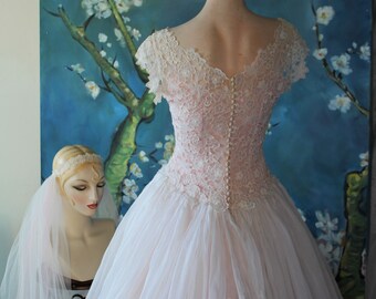 40s Fairytale Princess Pink Wedding Dress Bridal Gown Cream Organza Eyelet Pink Satin Lining Drop Waist Full Circle Skirt Wedding Dress S