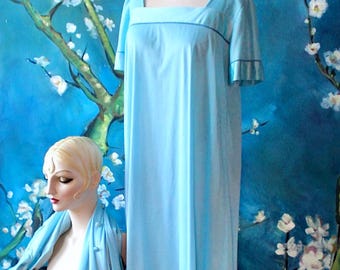 Plus Size Lingerie Set 1970s Blue Kaftan Style Lingerie Peignoir Set Maternity Gown & Button Front Robe Set Caftan Style Nightgown Le Voy's