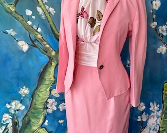 80s Vintage Christian Dior Dusty Powder Pink Linen Two Piece Suit High Waist Kick Pleat Skirt Suit Two Piece Suit 12 Christian Dior PETITES