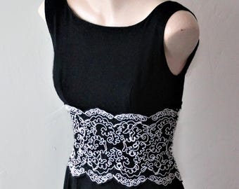 Audrey Hepburn Dress Style by LANZ ORIGINALS size XS Bridal Lace Top Underbust Corset Top Belt Dress Wedding Guest Dress Black White Lace