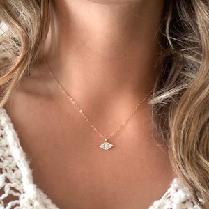 Opal Evil Eye Necklace, Gold Evil Eye Jewelry, Gold Opal Necklace, Dainty Opal Necklace, Delicate Opal, Gold Pendant Necklace, Evil Eye Gift