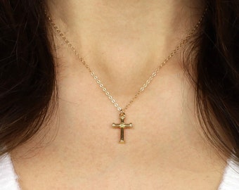 Zierliche Gold Kreuz Halskette Gold, Kleines Kreuz Anhänger, Taufgeschenk, Erstkommunion Geschenk, Kreuz Schmuck, einfache Kreuz Halskette Frauen Gold