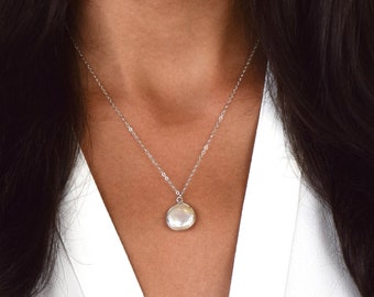Flat Pearl Necklace - Etsy New Zealand