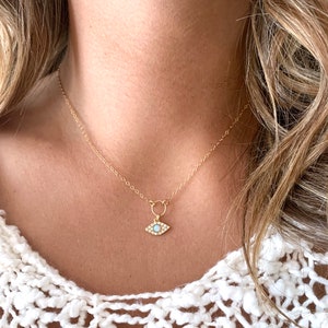 Evil Eye Opal Necklace, Evil Eye Necklace, Gold Opal Pendant, Dainty Opal Star Necklace, Delicate Opal, Gold Pendant Necklace, Evil Eye Gift