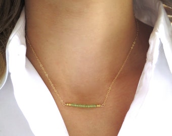 Collar de barra de peridoto, collar de piedra de nacimiento de peridoto, collar de peridoto de oro, collar de gema verde, cumpleaños de agosto, collar de perlas de peridoto