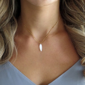 Dainty Mother of Pearl Necklace for Women, Mother of Pearl Necklace Gold, Mother of Pearl Necklace Silver, Dainty Shell Necklace White Shell