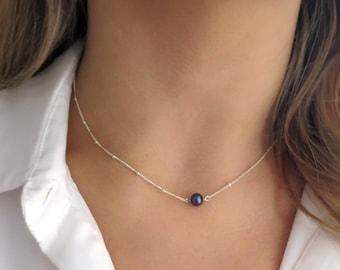 Collier de perles noires, pendentif de perles flottantes, collier de perles solitaire, bijoux avec une seule perle pour femme, perle argentée, petite perle