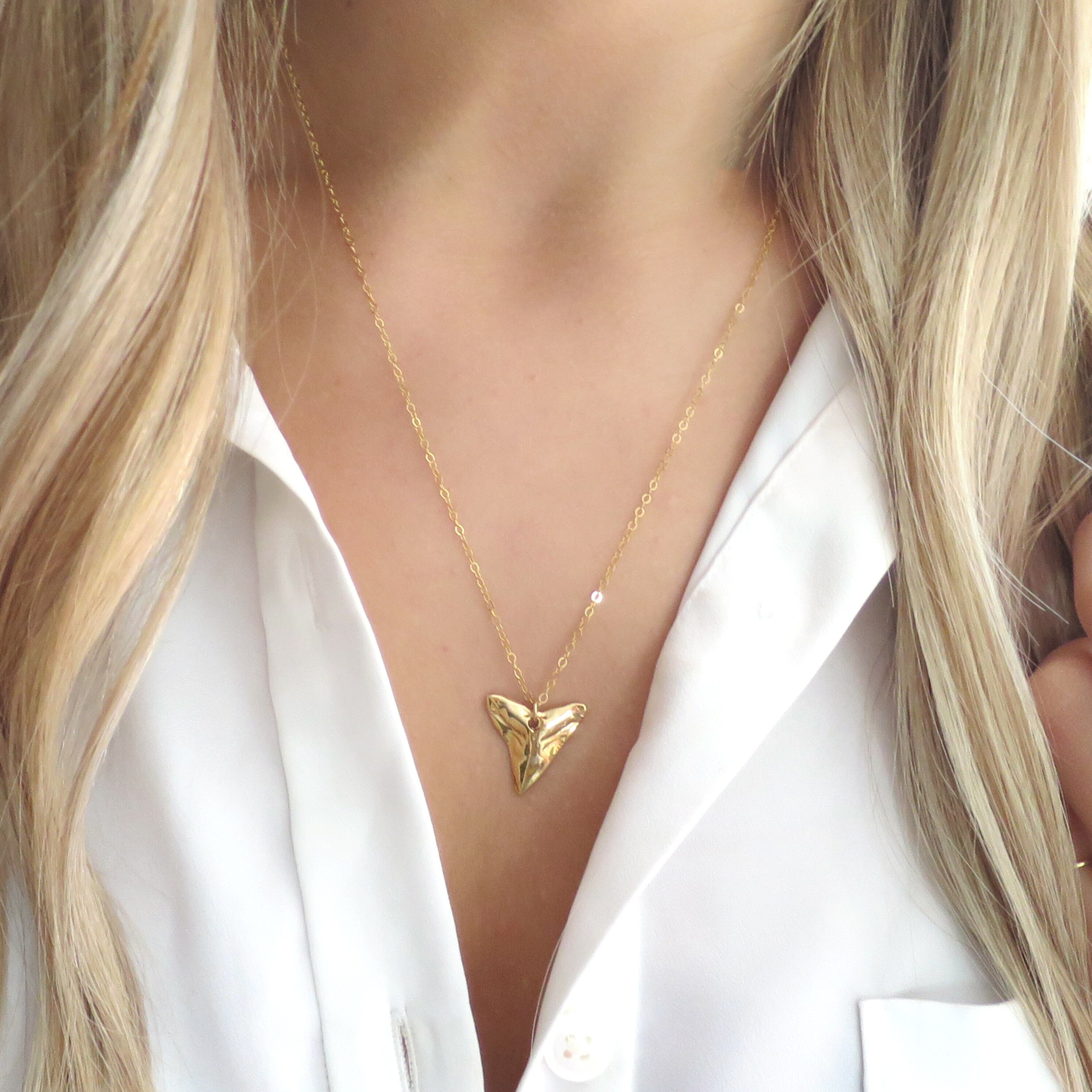 Metal Shark Tooth Pendant Necklace – Jewel Cult