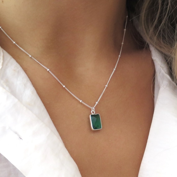 Delicate emerald necklace deals
