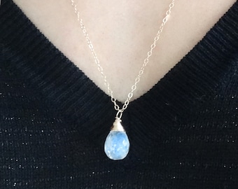 Elegant månstenshängehalsband, Elegant månstenshalsband, Halsband med födelsesten i juni, Brudtärnepresent, Halsband med guldlager, present till henne