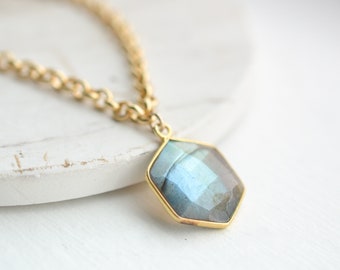 Gold Labradorite Necklace Gold, Labradorite Hexagon, Labradorite Pendant, Labradorite Jewelry, Blue Flash Labradorite Gold Chain