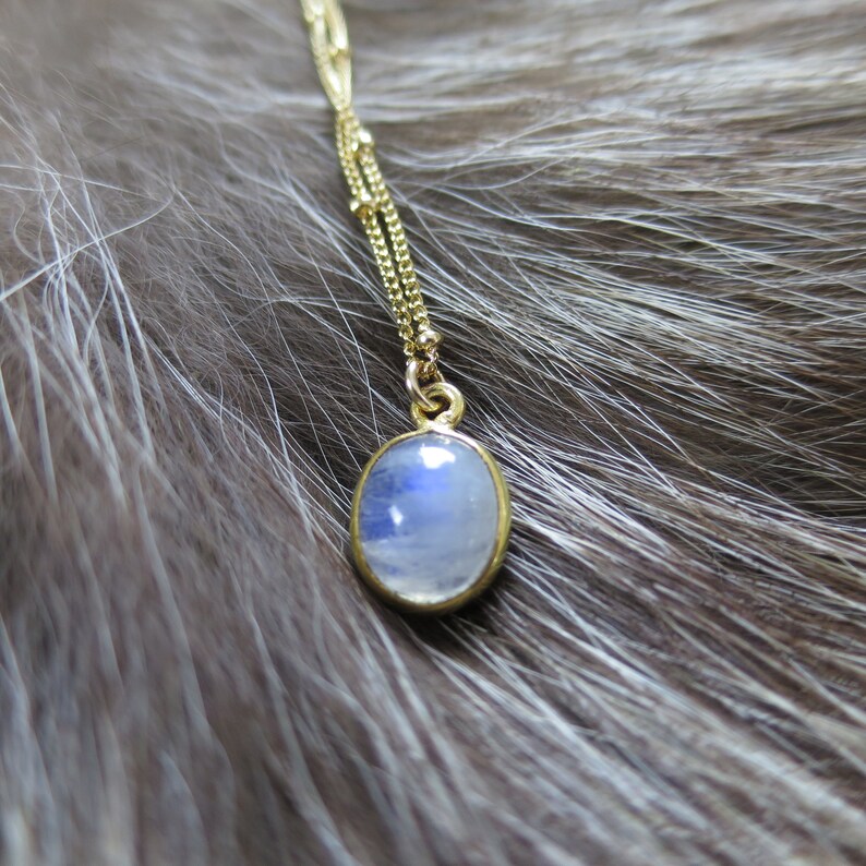 Regnbågsmånstenshalsband, månstenshänge, satellitkedja, satellitsmycken, 14k guldfyllt halsband, elegant guldhalsband, daggdroppe bild 8