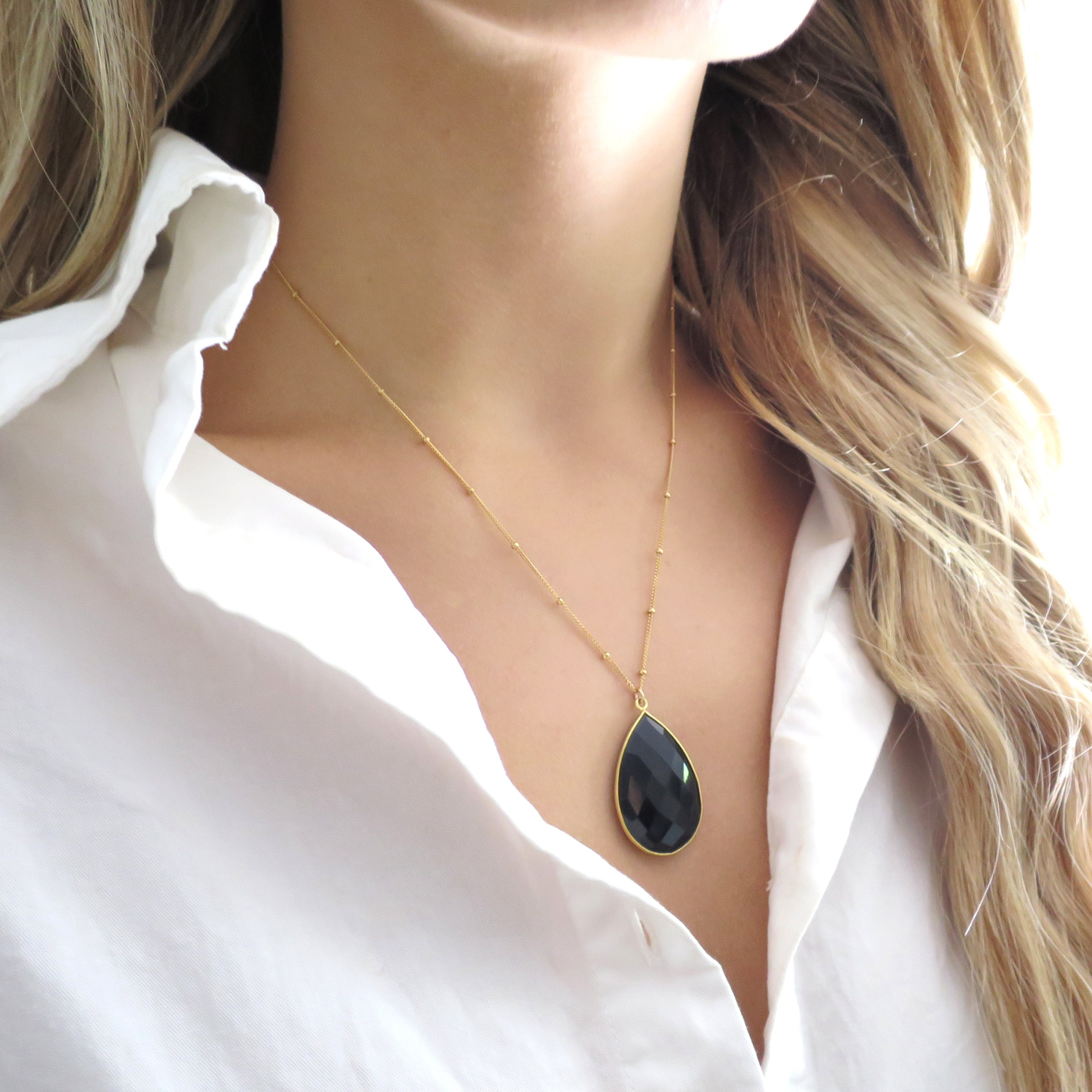 Gold Necklace with Square Onyx Pendant 24 Inches / 60.96 cm