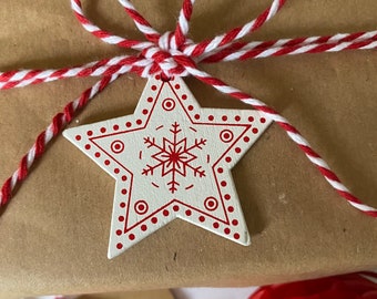 Wooden tree decorations x 2 | Star & tree | Perfect for gift wrapping or trees | Scandi style | Traditional decorations