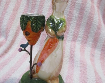 Figurine de lapin en céramique émaillée avec bougeoir de style carotte