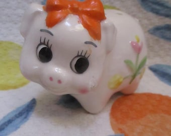 Adorable piggy salt/pepper shaker one of a kind
