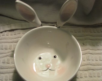 Blossoms and blooms bunny face dipping bowl with ear spreaders!  Vintage and rare.