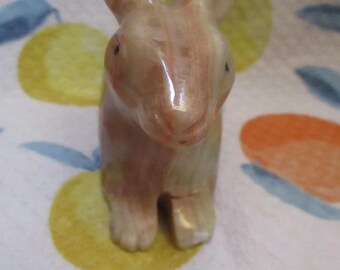Vintage carved rabbit in onyx rock - beautiful; made in pakistan