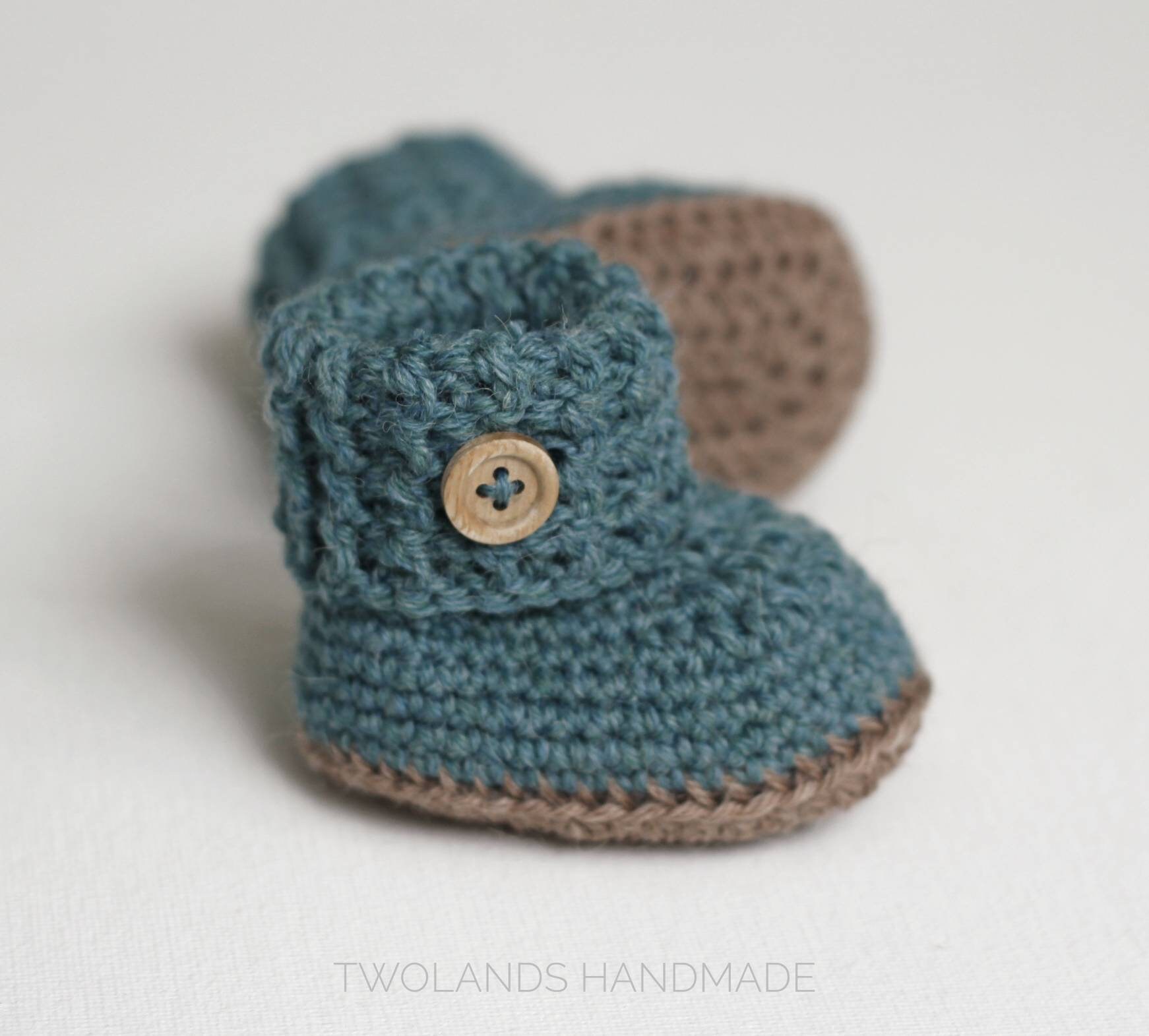 handmade baby woolen shoes