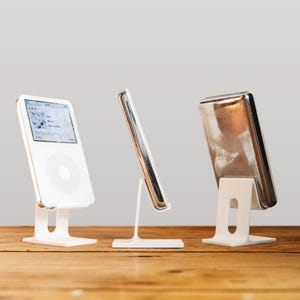 iPod Classic 5th and 6th gen Dock: 3D Printed Display Stand