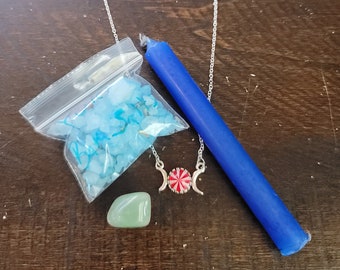 Yule Mini Altar Kit Sabbat Kit - Candle Gemstones Pendant Bath Salts Spell Kit