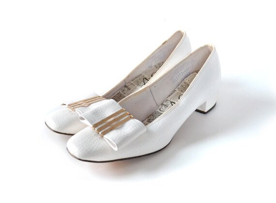Wedding Shoes Size 6 White Shoes White Flats 1960s Shoes Low Etsy