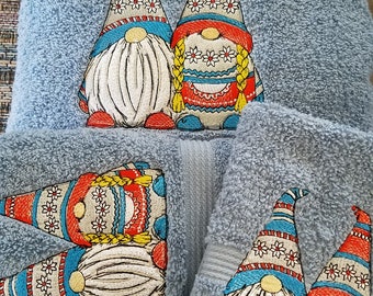 Ensemble de 3 serviettes brodées gnomes hippies - serviette de bain ou drap de bain, essuie-tout et gant de toilette - couleur de la serviette au choix
