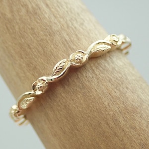Flowers & Leafs Vine 14k Yellow Gold Wedding Band, Stacking Ring  2 mm Wide 14k Solid Rose Gold Vintage / Antique Style
