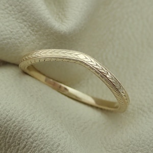 Contour Wedding Ring, Curved Wedding Band, Thin Engraved Wedding Ring, Wheat Pattern Engraved Wedding Band, 14k Yellow Gold Band 1.7 mm wide