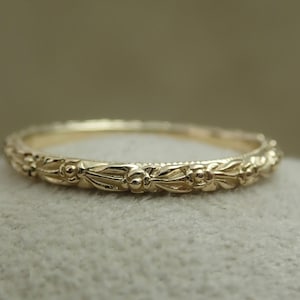 Thin Carved Flower Wedding Band with Migrain, 1.7 mm Wide Staking Band 18k Solid Yellow, Rose and White Gold Vintage / Antique Style
