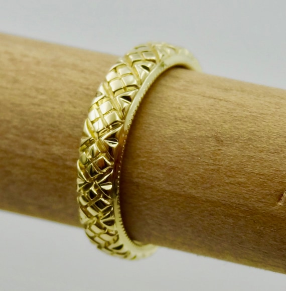 Art Deco 18k Yellow Gold Wedding Band: Hand Carved Milgrain Ring