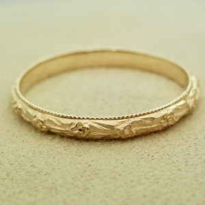 Antique Style Carved Flower Wedding Band with Milgrain 2.3 mm wide 14k Solid Yellow Gold Original Vintage / Antique Style