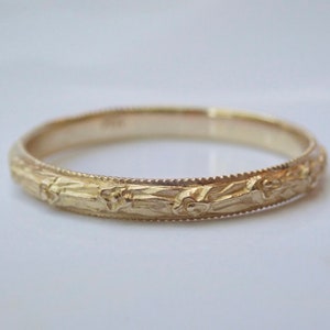 Thin Antique Carved Flower Wedding Band with Milgrain 2.4 mm wide 14k Solid Yellow Gold Original Vintage / Antique Style