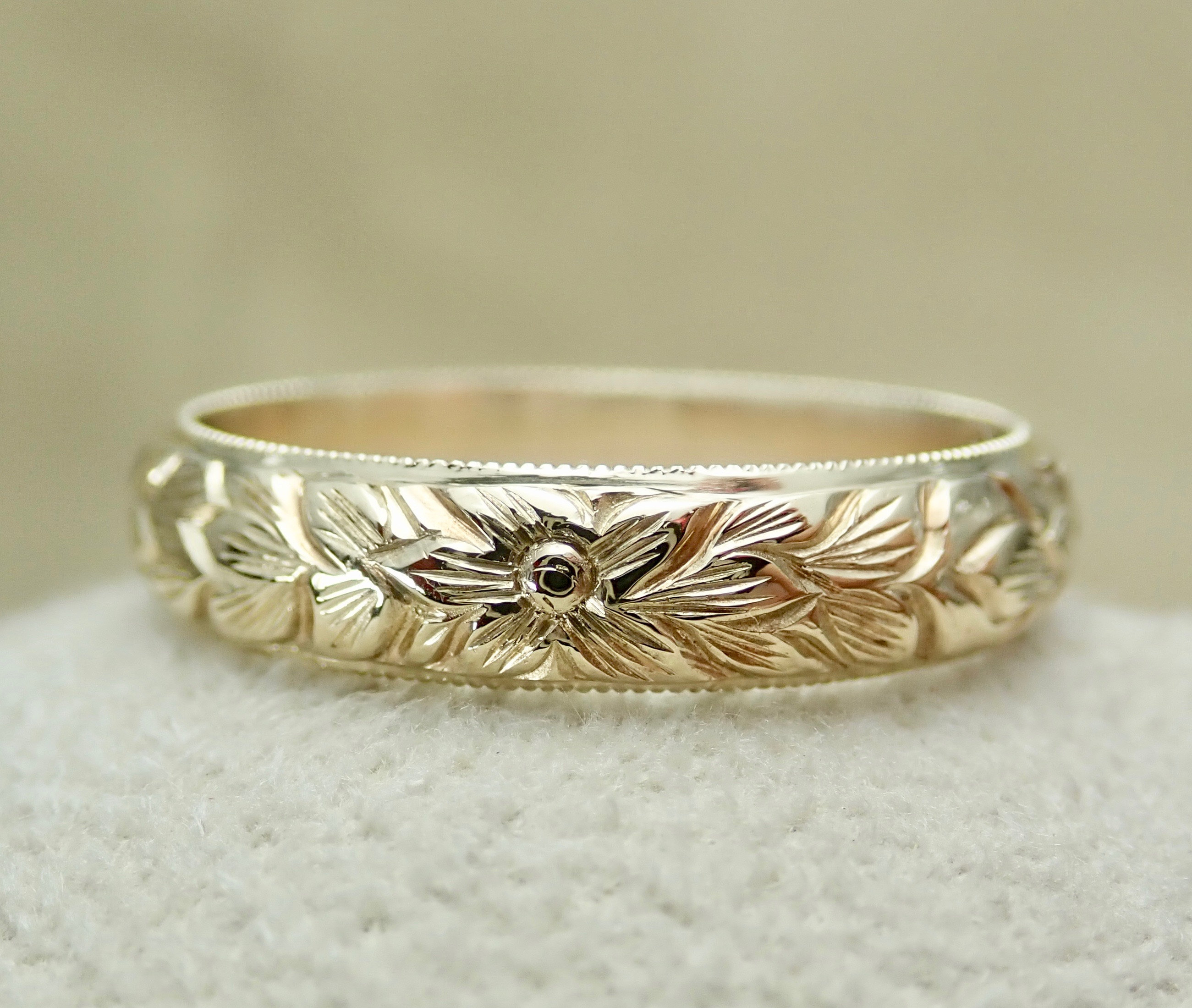 18k Yellow Gold Floral Carved Wedding Band - Antique Style - Etsy 18k Yellow Gold Floral Carved Wedding Band - Antique Style - Etsy