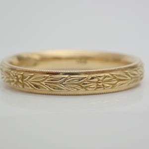 Thin Antique Style Wedding Ring, Vintage wedding Band, Laurel, Floral Wreath Carved Wedding Band 14k Yellow Gold Ring Hand Engraved Bands