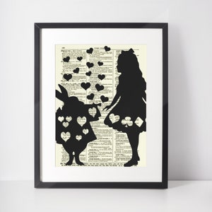 Impression d&#39;art Alice au pays des merveilles : silhouette de lapin blanc sur une page de dictionnaire ancien