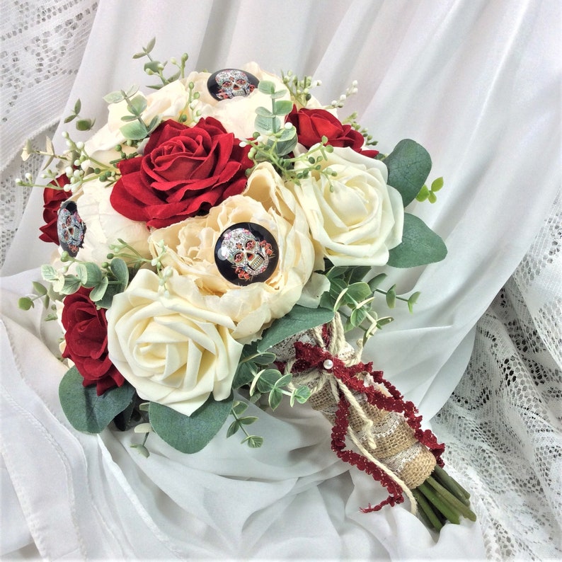 Rustic Wedding Bridal Flower Bouquet Skull and Roses Wedding Boho Festival Wedding Floral Bouquet Red Black Ivory Flowers Skull Fantasy