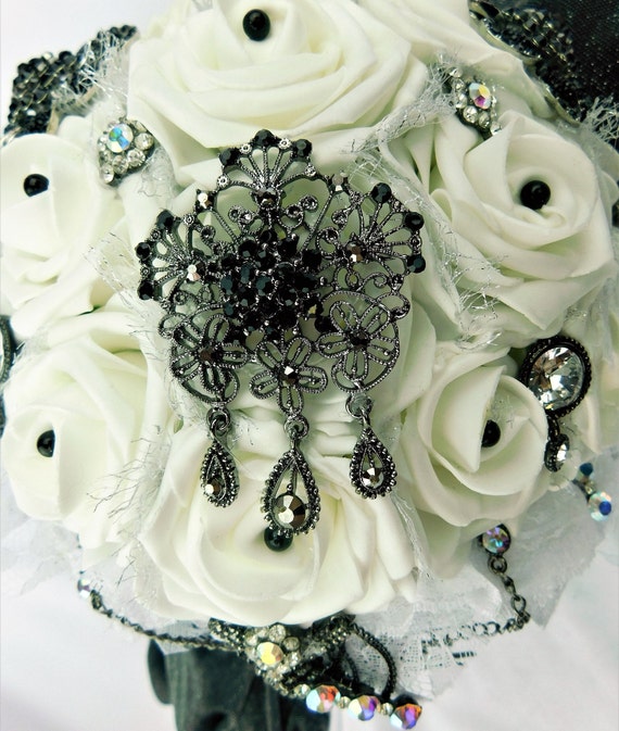 Elegante gótico bouquet de boda flores-rosas blancas ramo de - Etsy España Elegante gótico bouquet de boda flores-rosas blancas ramo de - Etsy España