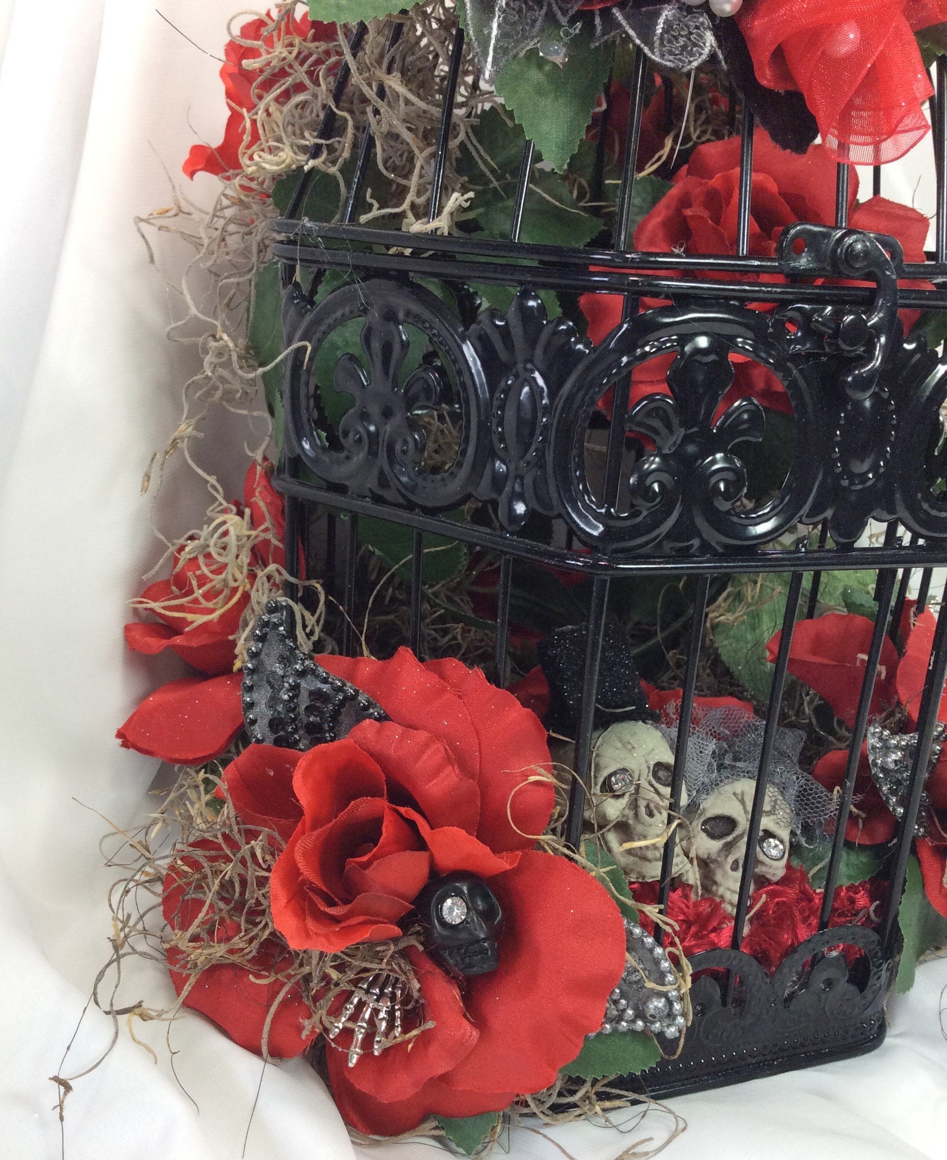 Skeleton Wedding Gothic Decor Table Centerpiece-red/black Flowers-skull  Decor-wedding Bride-groom Decor-dark Decor Centerpiece Flowers-ooak 