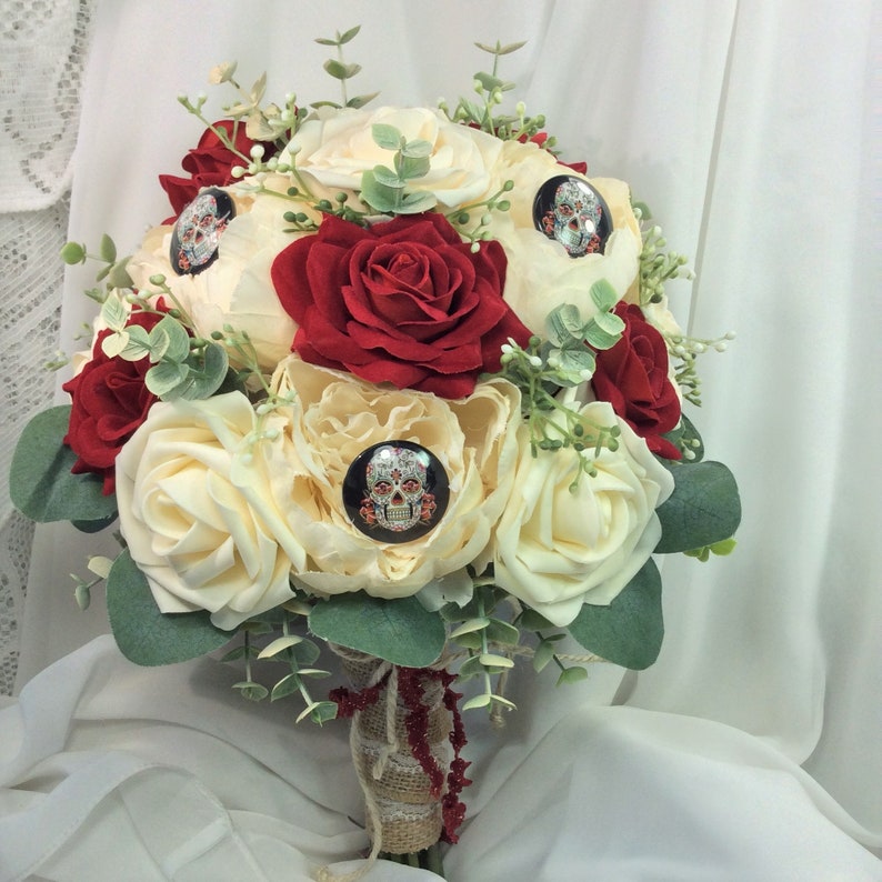 Rustic Wedding Bridal Flower Bouquet Skull and Roses Wedding Boho Festival Wedding Floral Bouquet Red Black Ivory Flowers Skull Fantasy