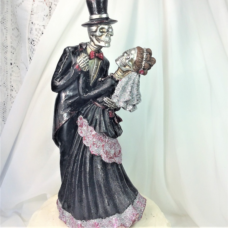 13/'/'x 9/'/' Skeleton Wedding Couple Dancing-Made to Order-Custom Painted-Hair-Clothing-Flowers-Wedding Centerpiece-Cake Topper-Home Decor