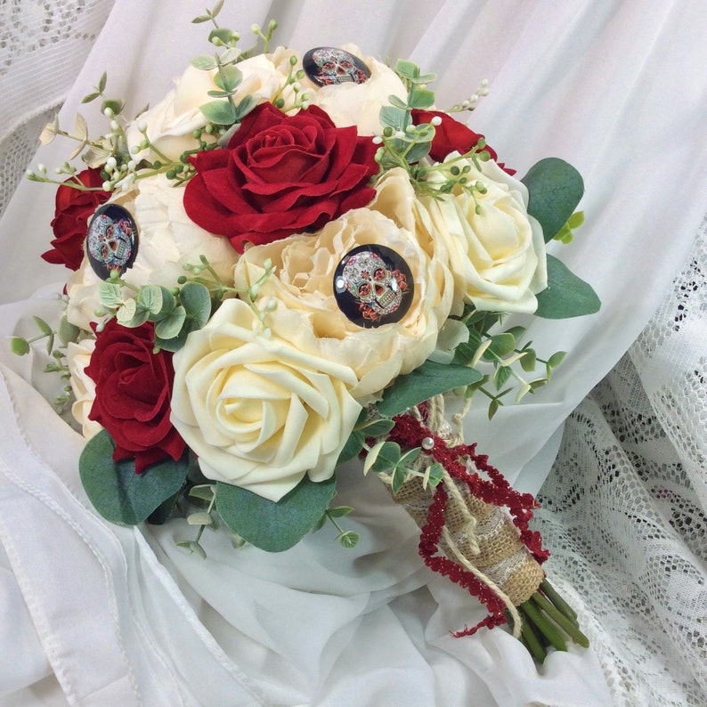 Rustic Wedding Bridal Flower Bouquet Skull and Roses Wedding Boho Festival Wedding Floral Bouquet Red Black Ivory Flowers Skull Fantasy