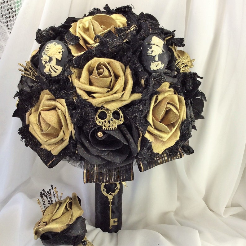 Bouquets Weddings Gothic Skull Bouquet Gothic Brides Bouquet Brides Black Wedding Flower Bouquet Bridal Black Skull Hand Bouquet Gothic Black Bouquet