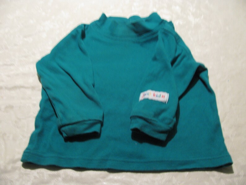 Made in Vancouver Just kid/'n Canada Vintage 18th month old turtleneck