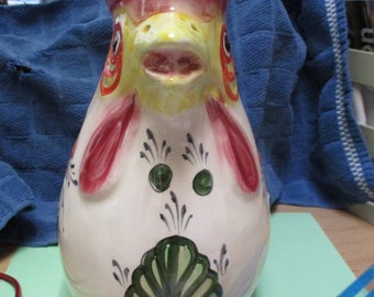 Brocca per pollo con gallo vintage in ceramica realizzata in Portogallo, dipinta a mano, misura media