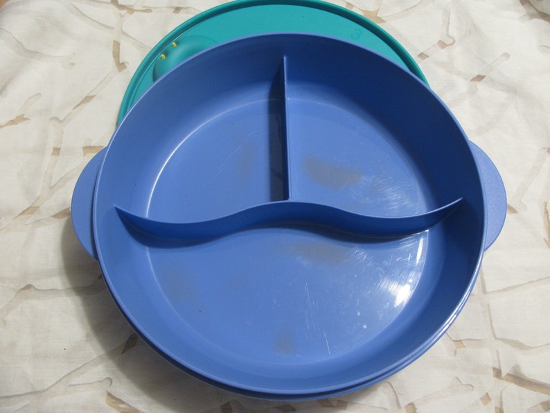 Tupperware Crystal Wave 3 Section Blue Green Bowl Container Food Storage Vented