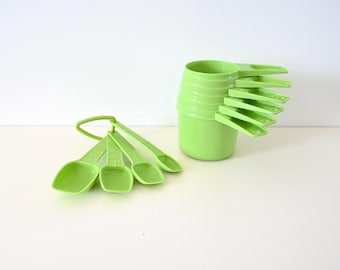 Vintage Lime Green Tupperware Measuring Cups and Spoons | Replacements