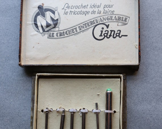 Vintage, French, Ciana Interchangeable Crochet Hook Holder and Set of Five Hooks